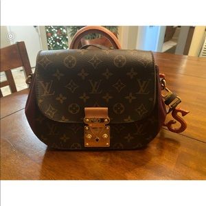 louis vuittton Edenbag with strap.